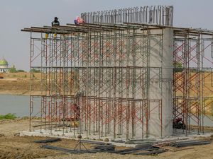 Melihat Pembangunan Jembatan Penghubung Kudus-Demak