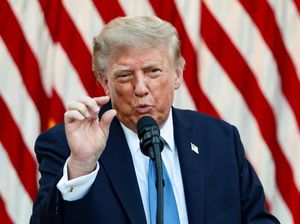 Trump: AS Siap Kembali Serang Iran Kapan Saja Kita Mau
