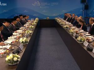 Prabowo Santap Siang Bareng Putin di Vladivostok, Ini yang Dibahas