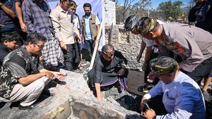 Rekonstruksi 75 Rumah Adat Sade Dimulai, Iqbal Minta Digarap Detail