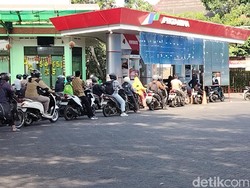 Alasan SPBU Malang Umumkan Pertalite Habis Pakai Suara Jokowi-Prabowo