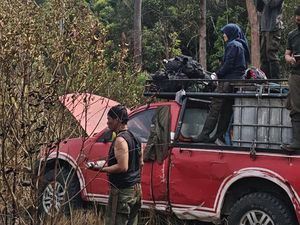 Perjuangan Srikandi Asal Lampung Padamkan Karhutla di Way Kambas