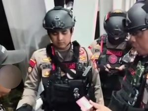 Sendirian di Pinggir Jembatan, Pria di Depok Ini Dapat Bantuan Khusus Polisi