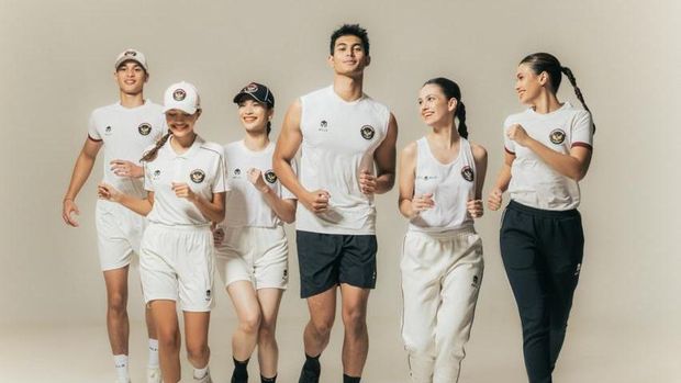 Tim Indonesia Seragam Tim Indonesia di Asian Games 2026 resmi dirilis dari hasil kerja sama Sarinah dengan Ghea Panggabean di Jakarta, Kamis (3/9).