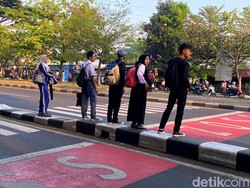 Jalan Soekarno Hatta Bandung Dipasangi Zebra Cross, Pelajar Berharap JPO
