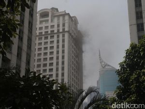 Video: 33 Orang Dievakuasi dari Kebakaran Apartemen Pavilion, Termasuk 2 WNA