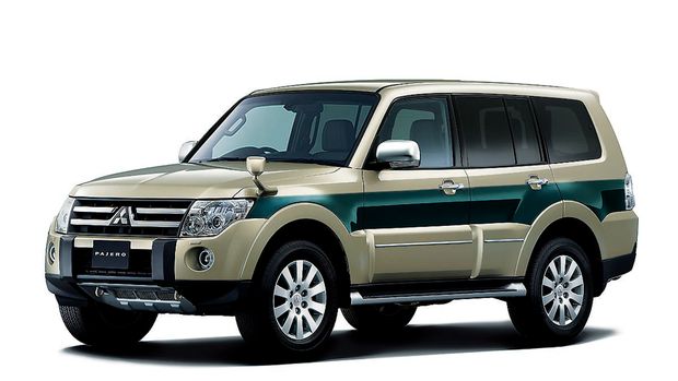 Generasi keempat Mitsubishi Pajero.