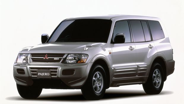 Generasi ketiga Mitsubishi Pajero.