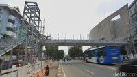 JPO Pejaten Mulai Dibangun, Dilengkapi Lift untuk Lansia dan Disabilitas