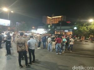 Demo di Jalan AP Pettarani Makassar Ricuh, Pendemo Ribut dengan Warga