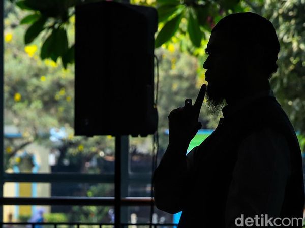 Saat Khutbah Salat Jumat Disampaikan Lewat Bahasa Isyarat