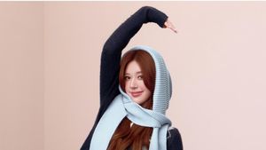 Bergaya Playful, 7 Foto Zhao Lusi Jadi Model yang Bikin Penggemar Terpesona