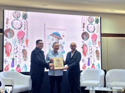 Zulhas & Dirgayuza Setiawan Luncurkan Buku Pangan Indonesia