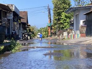 Drainase Bocor, Jalan Desa Kampung Gelgel Klungkung Tergenang Air
