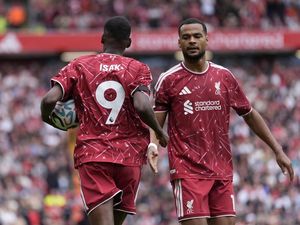 Awas! Gakpo-Isak Siap Gasak Lawan-lawan Liverpool