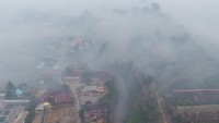 BNPB Gunakan Dry Ice Urai Kabut Asap Karhutla, Ini Hasilnya