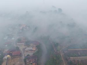 Asap Karhutla Selimuti Palembang, Nyaris Tak Terlihat Apa Pun!