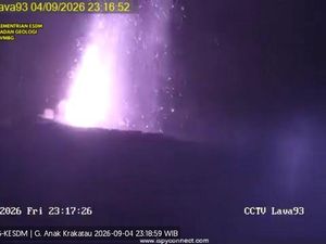 7 Fakta Erupsi Anak Krakatau dan Suara Dentuman di Bandung Menurut PVMBG