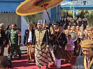 Gamelan Langka hingga Meriam Sultan Agung Iringi Jumenengan PB XIV Mangkubumi