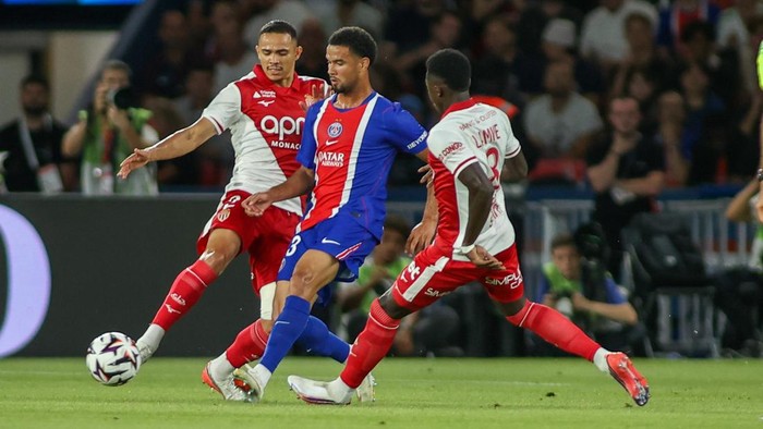 Paris, France - September 4: Paris Saint-Germains Warren Zare-Emery in action during the Ligue 1 McDonalds match between Paris Saint-Germain and AS Monaco at Parc des Princes on September 4, 2026 in Paris, France. (Photo by Torbjorn Tande/DeFodi Im
