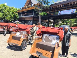 Asa Baru Lansia Kuningan Lewat Becak Listrik