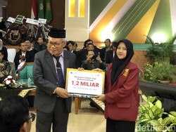 Kisah Fina Anak Buruh Asal Lampung Raih Beasiswa Rp 1,2 M di Kedokteran UMY