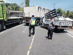 Pikap Vs Tronton di Jalan Denpasar-Gilimanuk, Sopir Asal Banyuwangi Tewas