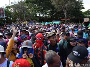 Sosok Spiderman Muncul di Tengah Ribuan Peserta Tajemtra Jember