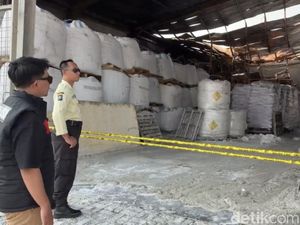 Polres Gresik Gandeng Labfor Polda Jatim Selidiki Kebakaran PT Wings Surya
