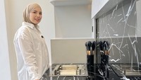 Tya Ariestya Pamer Dapur Kos Barunya, Simpel Tapi Mewah