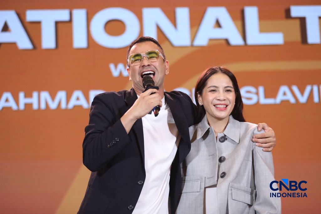 Utusan Khusus Presiden Bidang Pembinaan Generasi Muda dan Pekerja Seni, Raffi Ahmad dan Direktur Utama dan Co Founder RANS Entertainment, Nagita Slavina saat menghadiri Lampung Financial Festival di Hotel Novotel, Bandar Lampung, Sabtu (5/9/2026). (CNBC Indonesia/Tri Susilo) Utusan Khusus Presiden Bidang Pembinaan Generasi Muda dan Pekerja Seni, Raffi Ahmad dan Direktur Utama dan Co Founder RANS Entertainment, Nagita Slavina saat menghadiri Lampung Financial Festival di Hotel Novotel, Bandar Lampung, Sabtu (5/9/2026). (CNBC Indonesia/Tri Susilo)