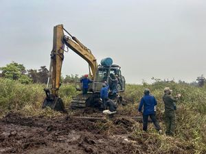 Diduga Lakukan Aktivitas Buka Hutan Ilegal, 2 Orang Diamankan