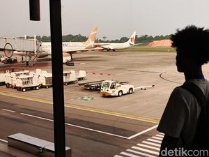2.000 Penumpang Batam-Jakarta Batal Terbang Imbas Erupsi Anak Krakatau