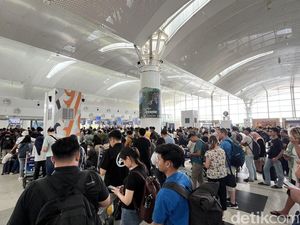 Gagal Terbang ke Jakarta, Ratusan Penumpang Tertahan di Kualanamu