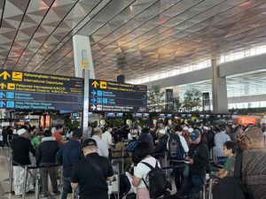 Penutupan Sementara Bandara Soetta Diperpanjang sampai Pukul 17.30 WIB