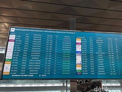 Gunung Anak Krakatau Erupsi, 209 Penerbangan di Bandara Soetta Terdampak