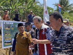 CT ARSA & TNI AL Bangun Jembatan dan Bagi Sembako di Sukabumi