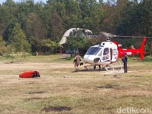 Penampakan Helikopter Water Bombing Siap Padamkan Karhutla Ijen