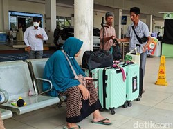 5 Jemaah Umrah Lampung Tempuh Jalur Darat-Laut akibat Erupsi Anak Krakatau