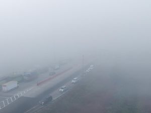 Kualitas Udara Palembang Masih Berbahaya, Warga Diminta Pakai Masker