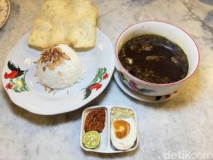 Sedap! Di Blok M Ada Kopitiam Heritage yang Sajikan Rawon hingga Kopi Butter