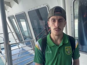 Persebaya Tempuh Jalur Darat Lampung ke Surabaya Imbas Erupsi Anak Krakatau