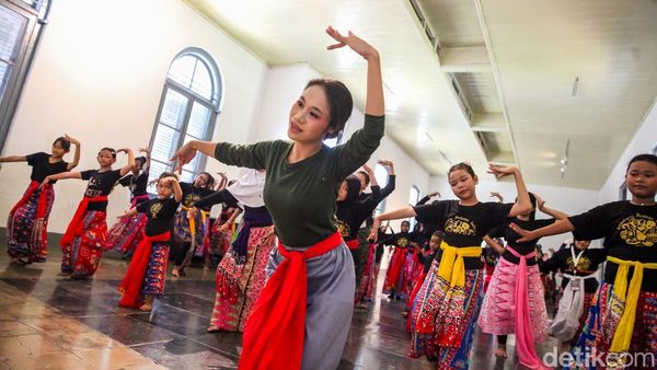 Kelas Tari Gratis Buka Ruang Inklusif untuk Merawat Budaya Tradisional