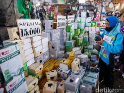 Ramai-ramai Berburu Masker Imbas Abu Vulkanik Krakatau
