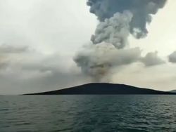 Anak Krakatau Pernah Muntahkan Magma Setara 10 Tahun dalam 2 Pekan