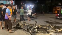 Geng Motor Serang Warga di Makassar, 4 Pelaku Ditangkap-1 Motor Dibakar