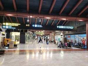 Update Dampak Erupsi Anak Krakatau Senin Pagi: 6 Bandara Masih Ditutup