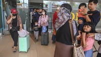 Ini yang Perlu Dilakukan Jika Anak Terpaksa Keluar Rumah di Tengah Abu Vulkanik