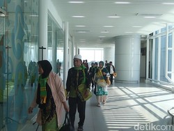Jemaah Umrah Gamang di Kertajati, Tak Tahu Cara Pulang ke Lampung