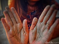 Abu Vulkanik Turun di Kabupaten Sukabumi, Bikin Mata Perih